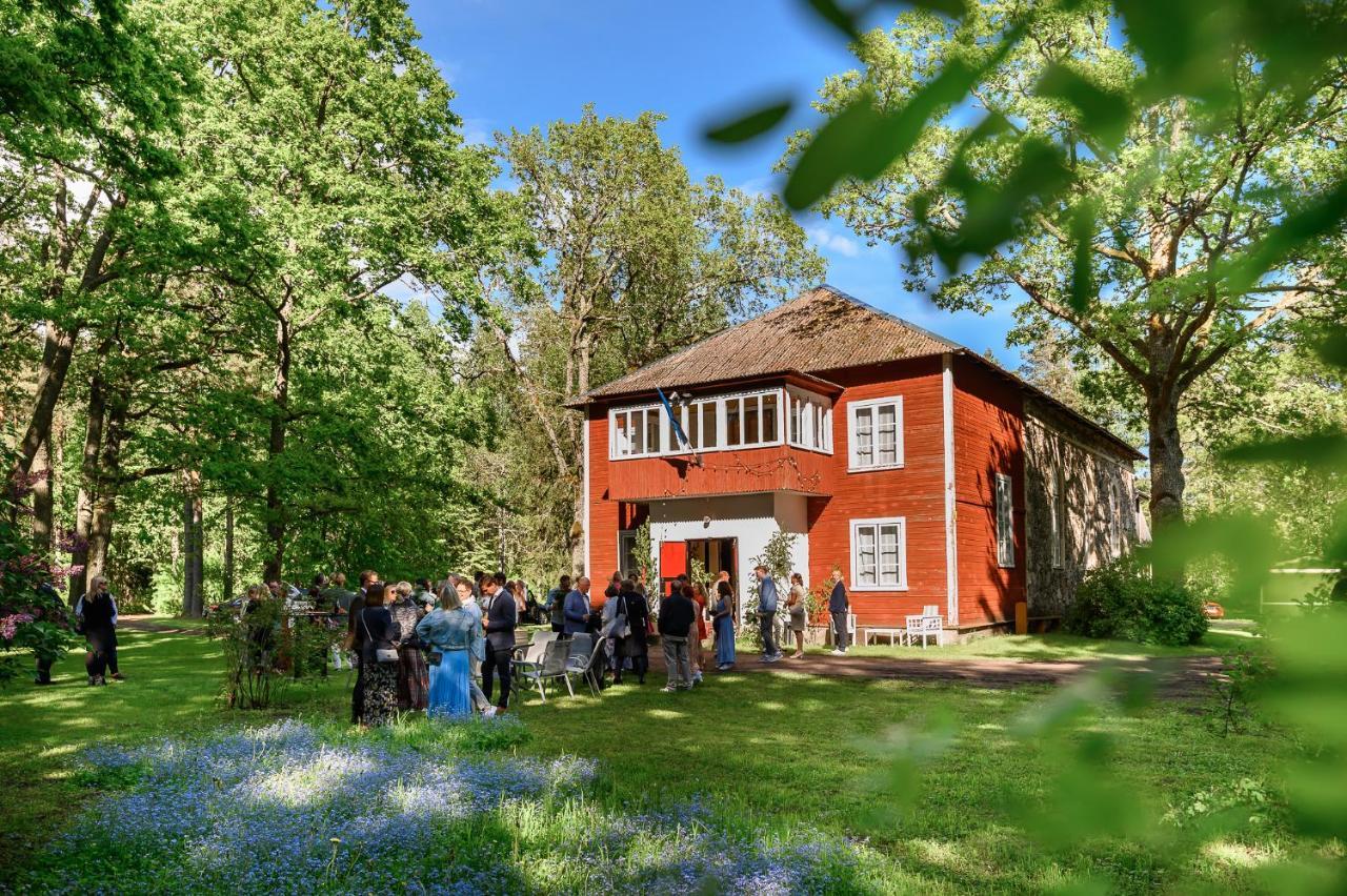Uki Puhkekuela Hotel Parnu Exterior photo